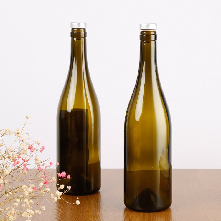 <strong>棕色酒瓶</strong>